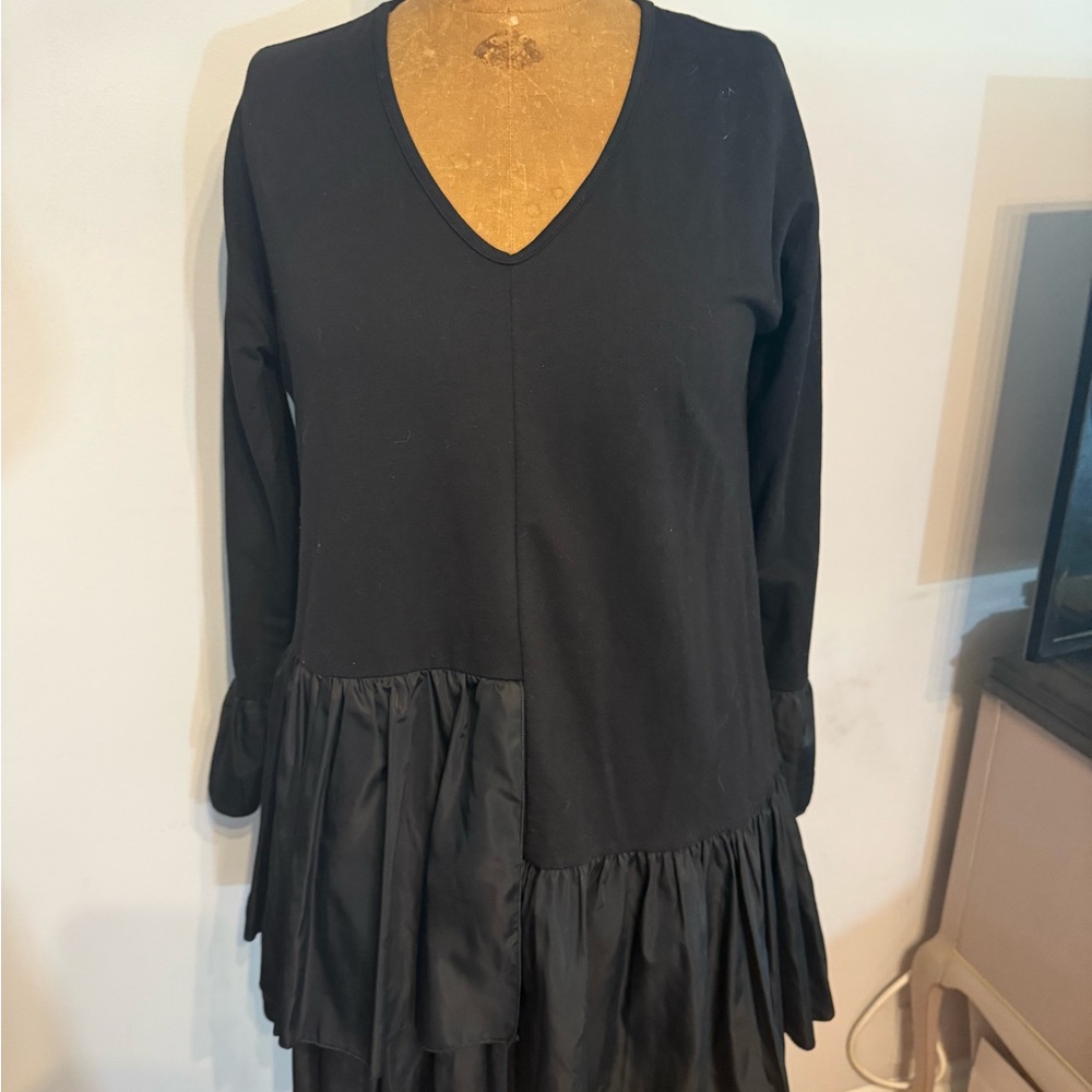 Chic Black V-Neck Dress